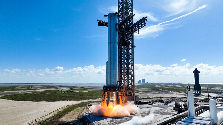 SpaceX установила рекорд, проведя огневые испытания ракеты Starship с 14 двигателями