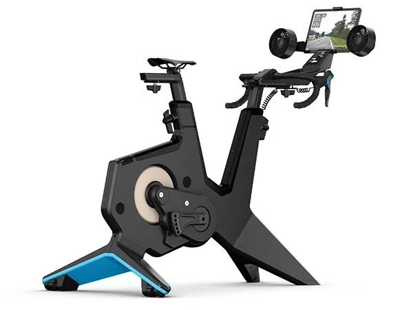 Имитация реальной езды. Представлен умный велотренажер Garmin Tacx NEO Bike Plus, который вибрирует, обдувает и отслеживает разную статистику