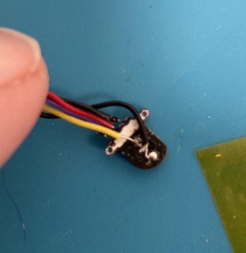 Энтузиастка модифицировала дизайн Game Boy Pocket, добавив в него шарниры - 18 Энтузиастка модифицировала дизайн Game Boy Pocket, добавив в него шарниры - 18