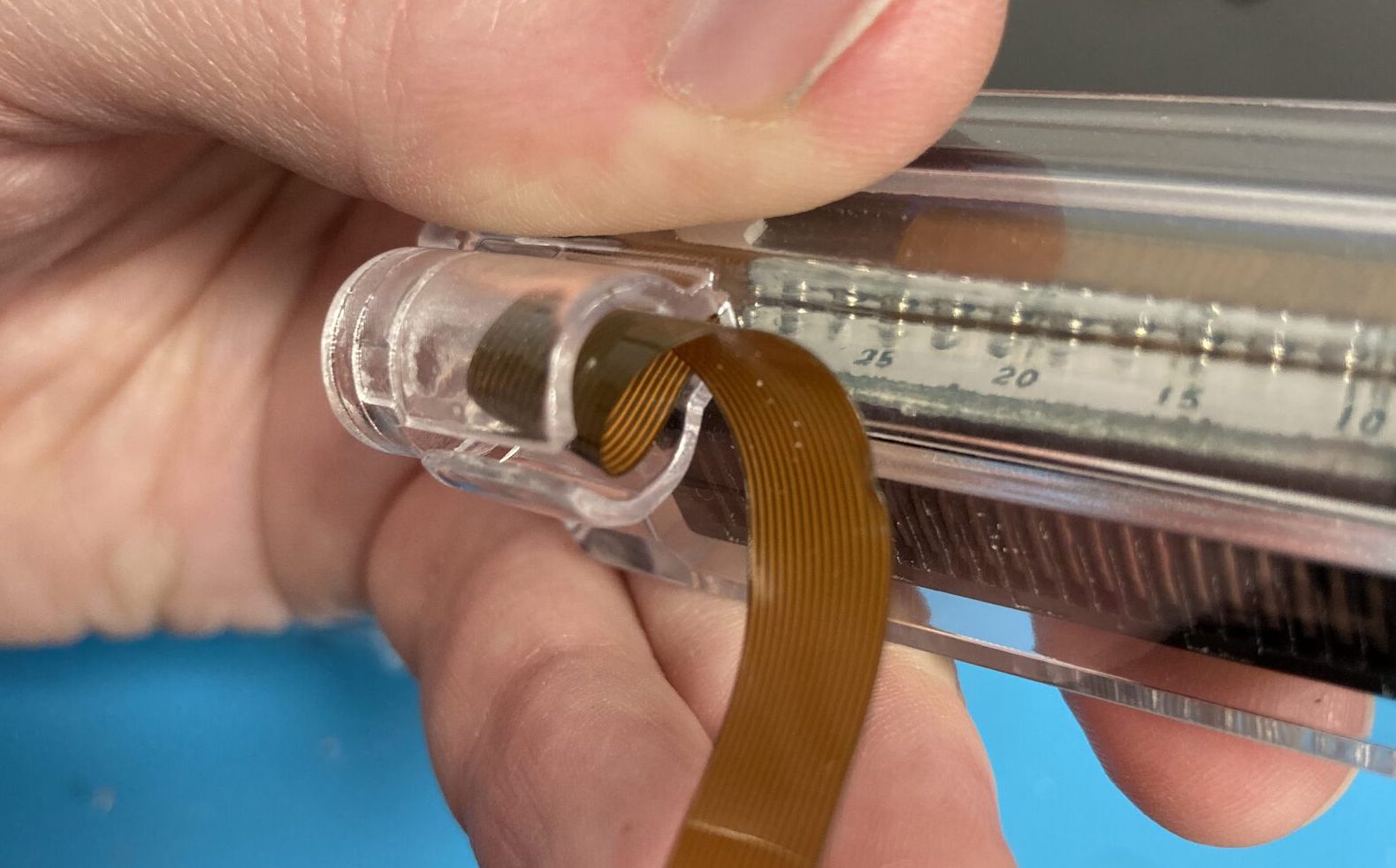 Энтузиастка модифицировала дизайн Game Boy Pocket, добавив в него шарниры - 27 Энтузиастка модифицировала дизайн Game Boy Pocket, добавив в него шарниры - 27