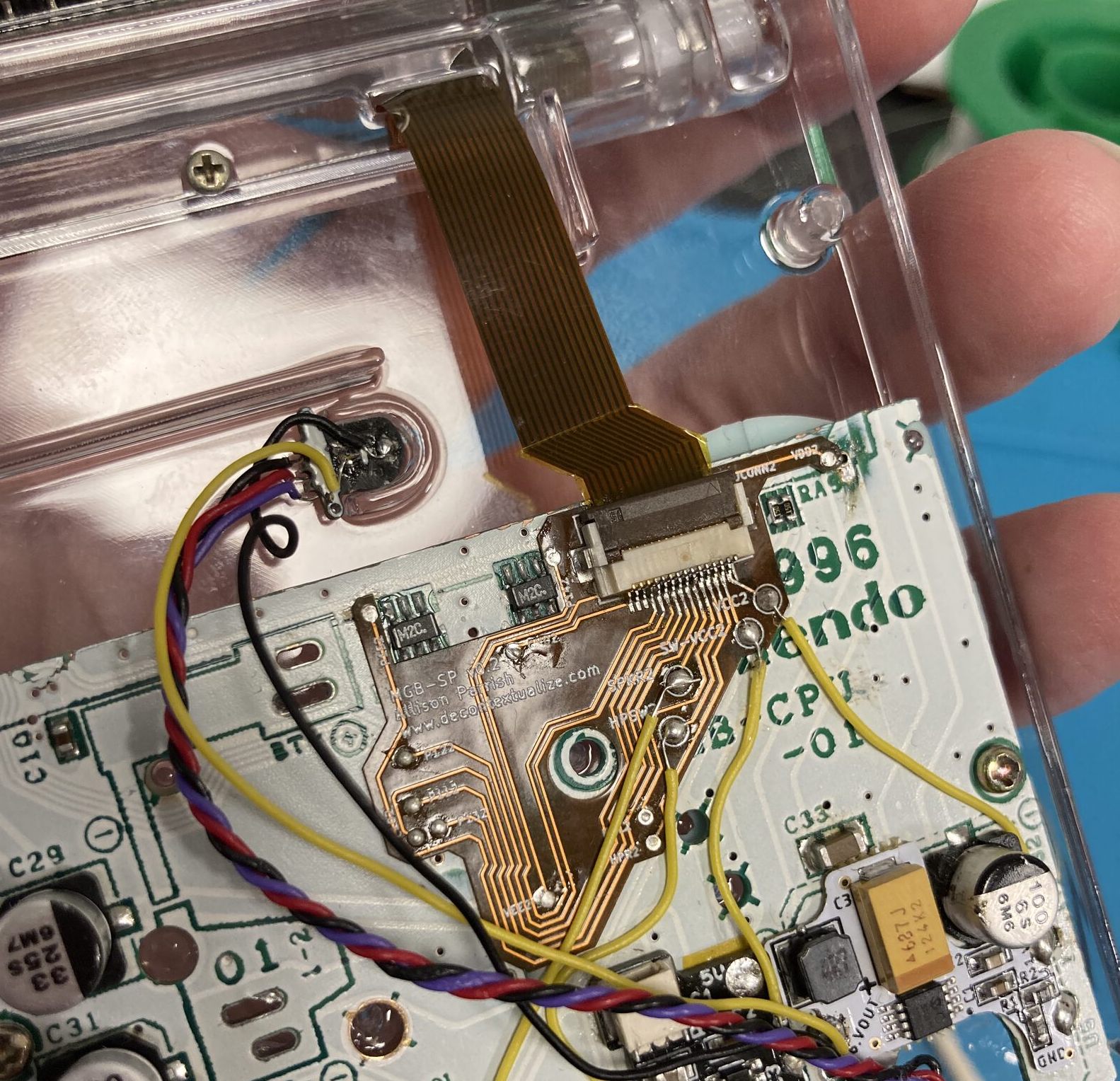 Энтузиастка модифицировала дизайн Game Boy Pocket, добавив в него шарниры - 31 Энтузиастка модифицировала дизайн Game Boy Pocket, добавив в него шарниры - 31