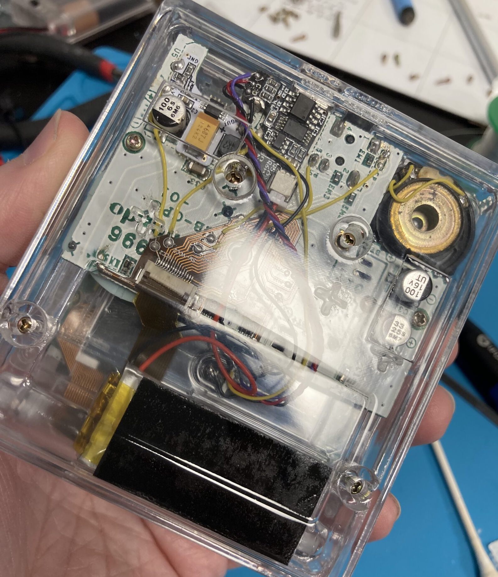 Энтузиастка модифицировала дизайн Game Boy Pocket, добавив в него шарниры - 32 Энтузиастка модифицировала дизайн Game Boy Pocket, добавив в него шарниры - 32