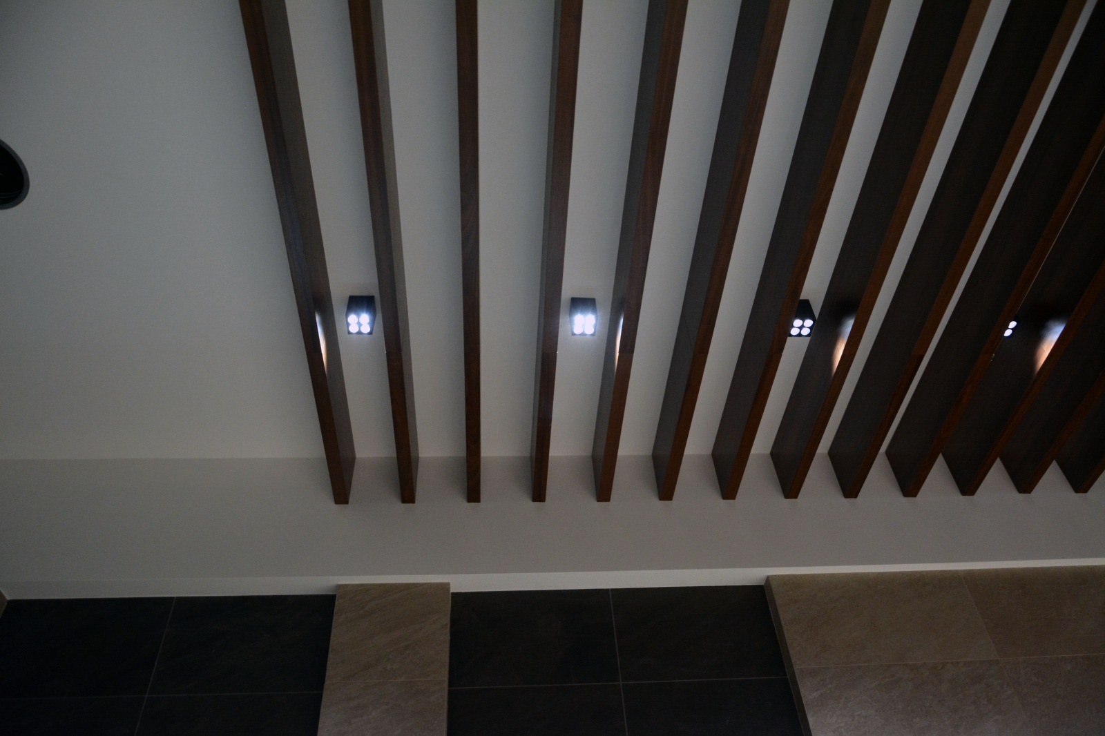 Точечные светильники в гараже Точечные светильники в гараже