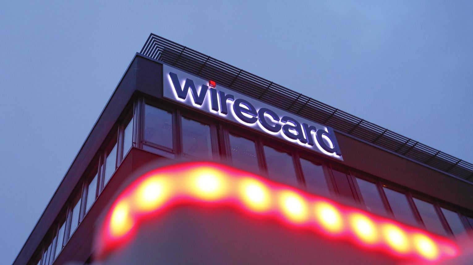 Интересный факт: в начале пути Wirecard круто выросла на обработке онлайн-платежей с порносайтов и онлайн-казино. Казалось бы, что такого? Но задуматься стоило уже тогда...