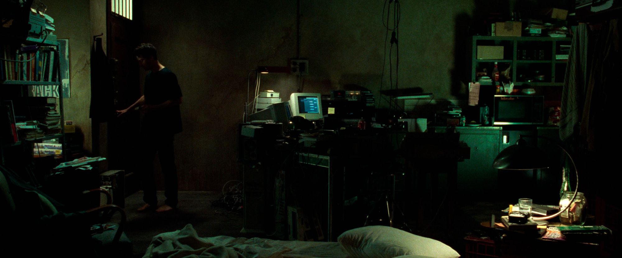 Ретротехнологии в фильме «Матрица» - 12 Ретротехнологии в фильме «Матрица» - 12