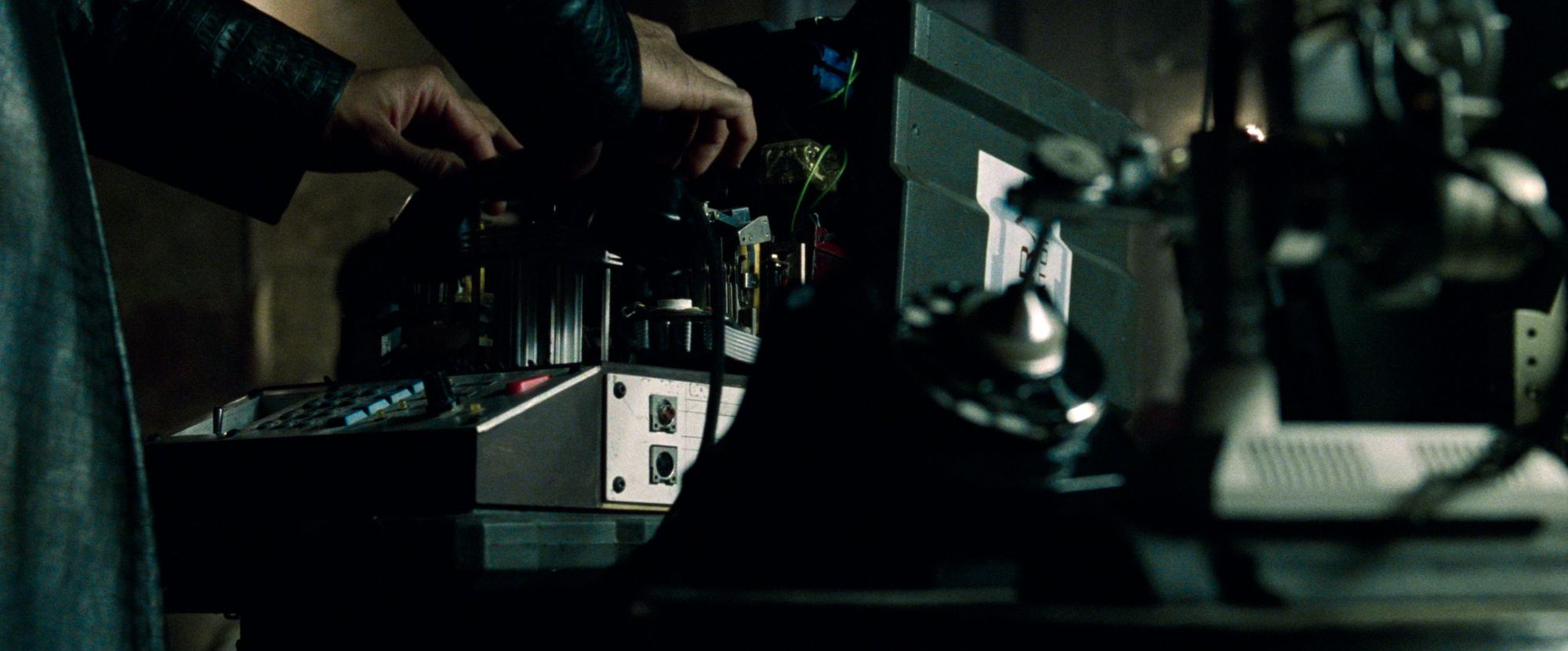 Ретротехнологии в фильме «Матрица» - 24 Ретротехнологии в фильме «Матрица» - 24