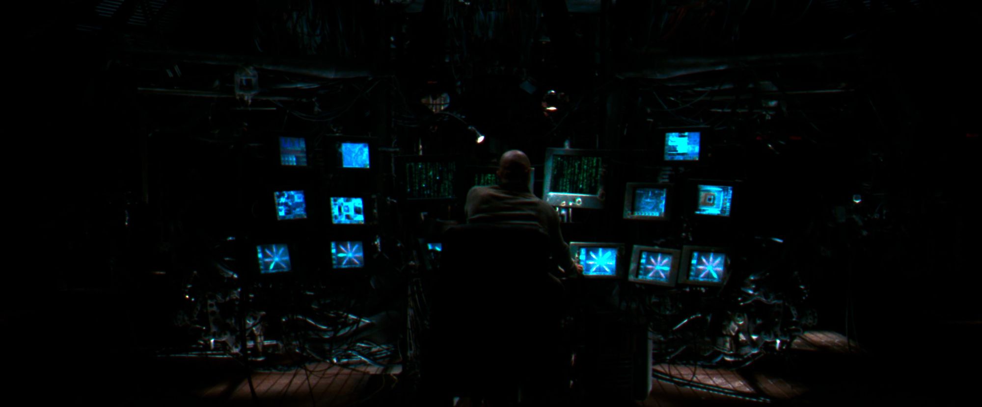 Ретротехнологии в фильме «Матрица» - 32 Ретротехнологии в фильме «Матрица» - 32