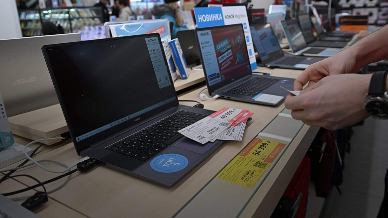 В России переизбыток ноутбуков, цены на некоторые модели с прошлого года упали на 15–30%