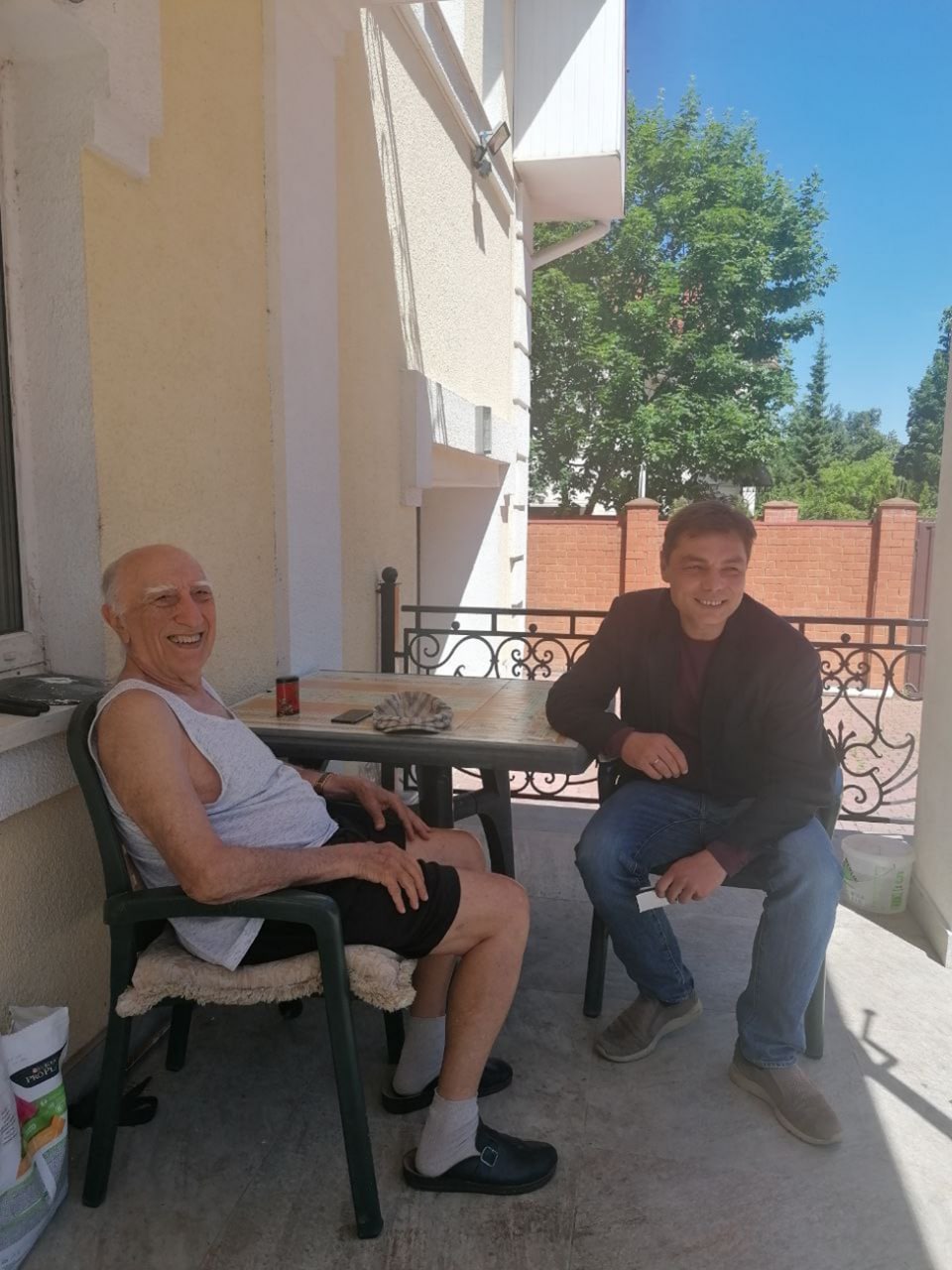 Июнь 2022. Борис Арташесович Бабаян и автор этих строк в “постинтеловскую эпоху” Июнь 2022. Борис Арташесович Бабаян и автор этих строк в “постинтеловскую эпоху”