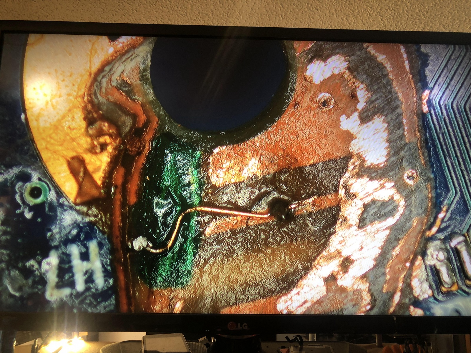 Ремонт игрового ноутбука с прогаром в плате без схемы: возвращаем к жизни «похороненный» сервисными центрами CLEVO P970 - 13 Ремонт игрового ноутбука с прогаром в плате без схемы: возвращаем к жизни «похороненный» сервисными центрами CLEVO P970 - 13