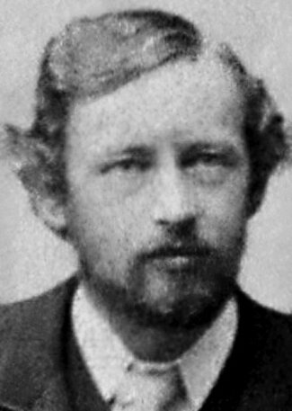  Чарльз Говард Хинтон (1853 - 1907). Родился в Лондоне, обучался математике в Оксфорде, а затем работал учителем. Главная статья "Что такое четвертое измерение" была издана в 1883 году и принесла успех и признание.