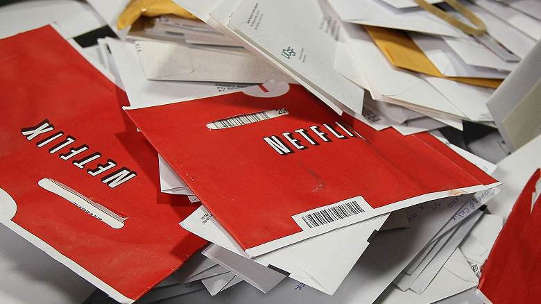Конец 25-летней эпохи. «Эти культовые красные конверты изменили то, как люди смотрят сериалы и фильмы дома», — Netflix закрывает сервис проката DVD