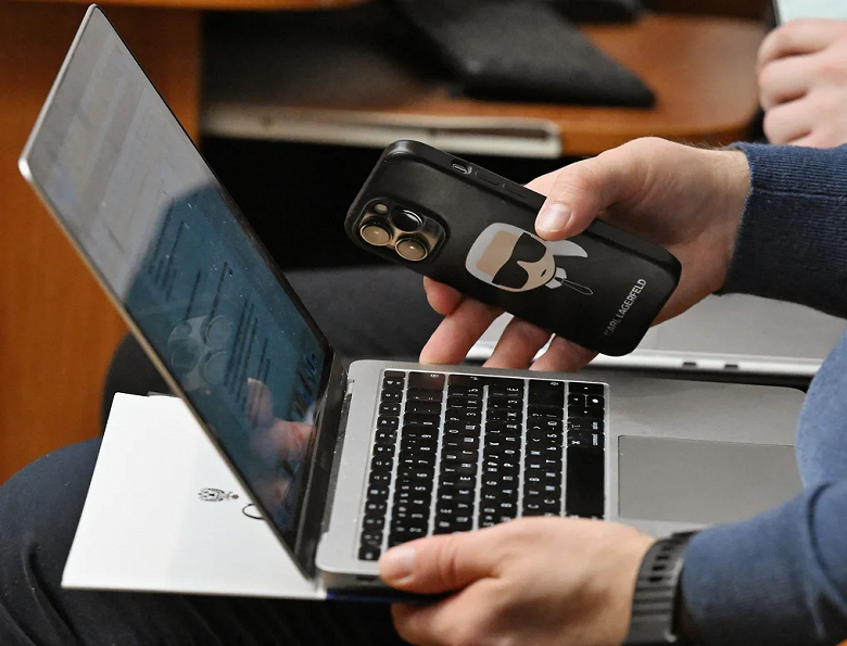 Продажи ноутбуков в России упали на 20%. Продажи китайских и российских брендов взлетели - 1 Продажи ноутбуков в России упали на 20%. Продажи китайских и российских брендов взлетели