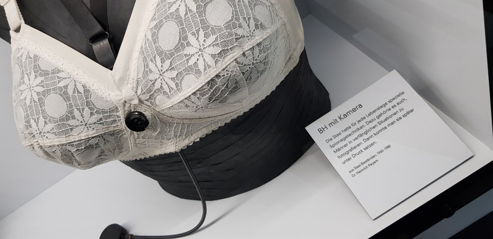 Шпионские страсти: самые странные и причудливые приспособления на службе разведок ХХ века. Часть 3 - 6 Шпионские страсти: самые странные и причудливые приспособления на службе разведок ХХ века. Часть 3 - 6