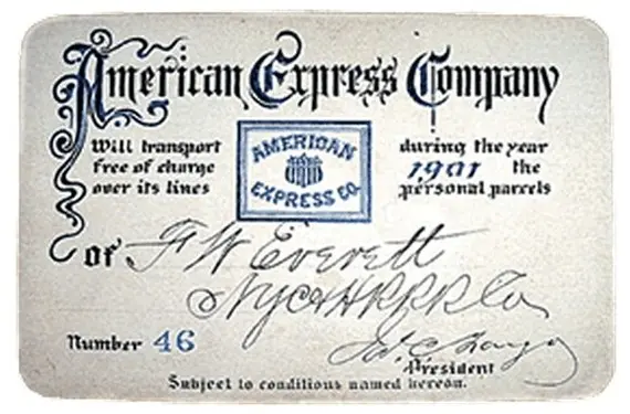 Вот так выглядела прапрабабушка современной банковской карты от American Express. По функционалу это была скорее долговая расписка, хотя некоторые личные данные для идентификации она уже содержала (к Apple Pay вряд ли подключалась).   