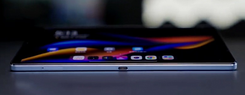 6550 мА&middot;ч, экран 8,8 дюйма 2,5К 144 Гц, Snapdragon 8 Plus Gen 1 и целых два порта USB-C. Подробности об игровом планшете Lenovo Legion Y700