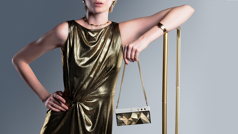 Первый в мире «смартфон-клатч»: Honor V Purse подходит к любому наряду - 2 Первый в мире «смартфон-клатч»: Honor V Purse подходит к любому наряду