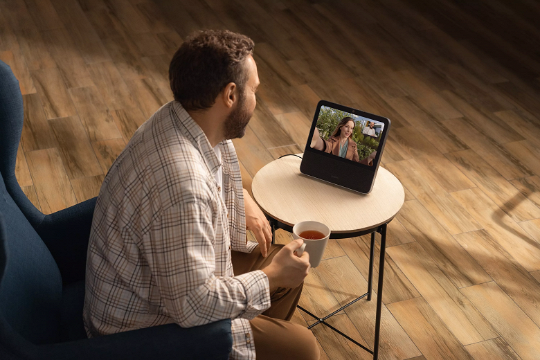 Представлено первое совместное устройство Xiaomi и Яндекса. &laquo;Умный дисплей&raquo; оценили в 21 990 рублей