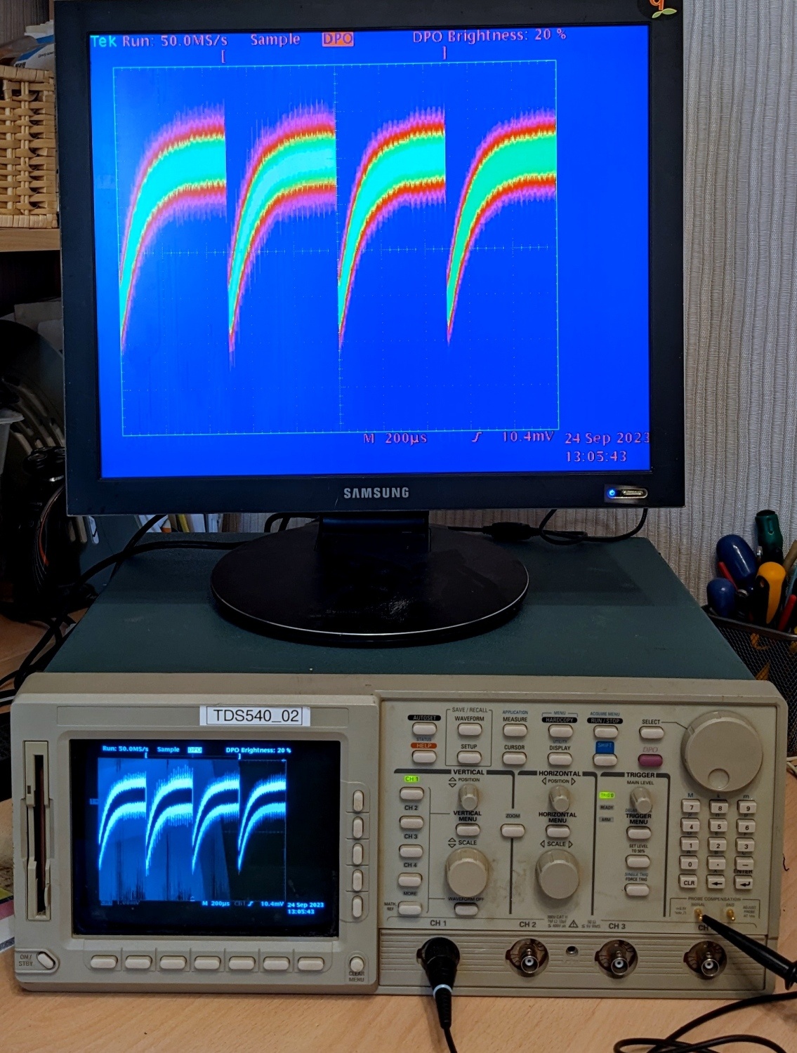 Запуск Тетриса на осциллографе из 90-х - 9