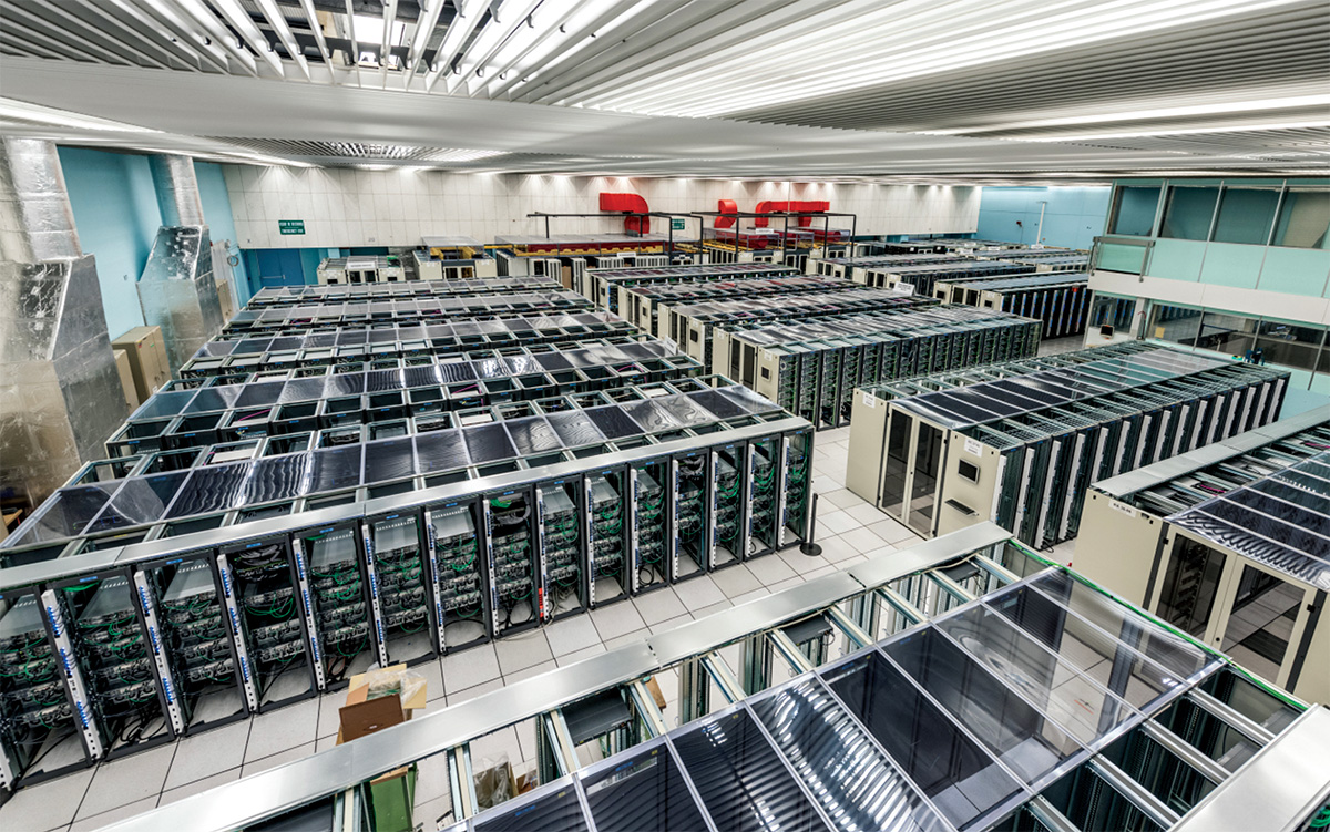 Один из дата-центров ЦЕРН. Всего компания использует больше 15 000 серверов