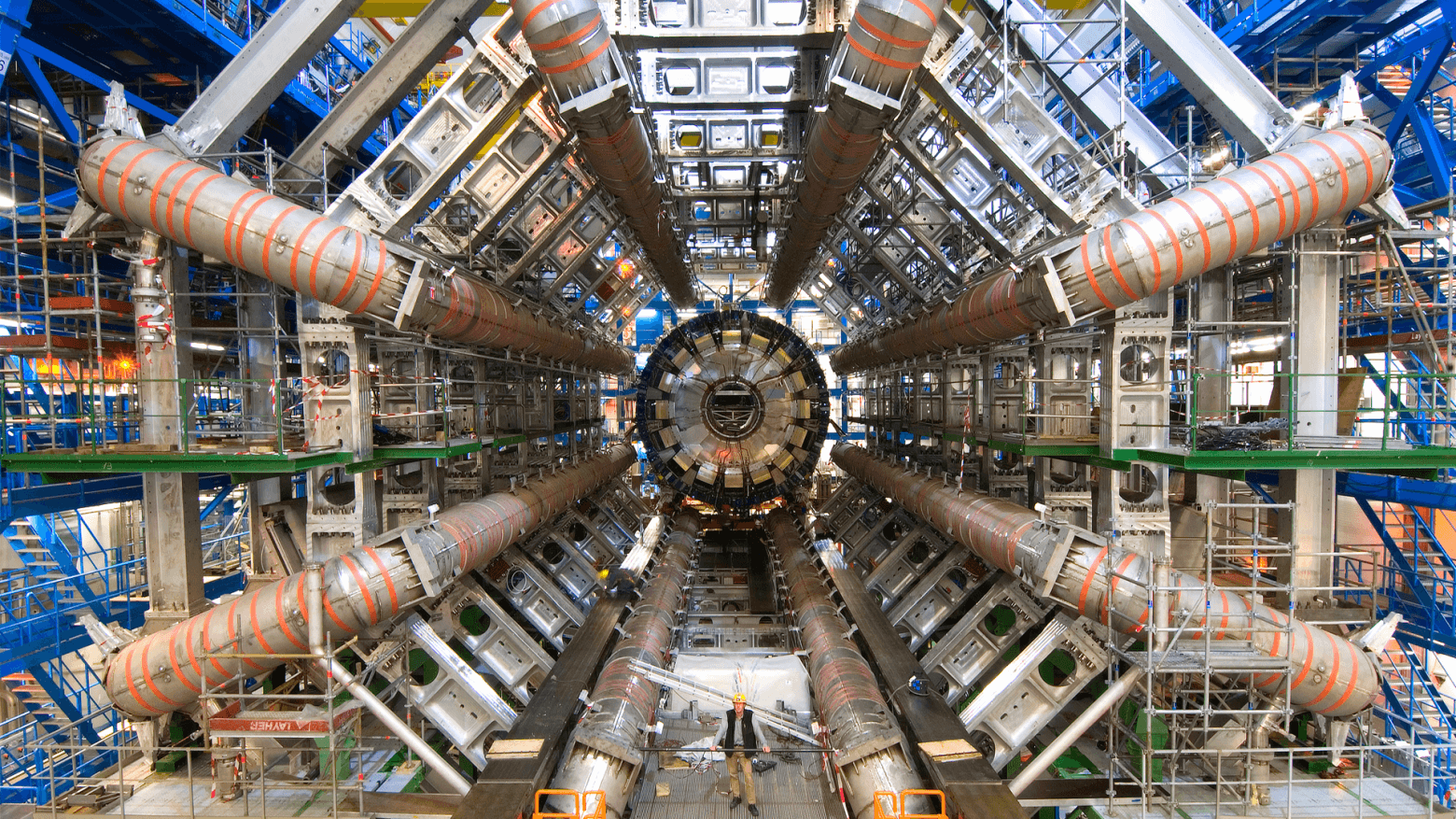 ЦЕРН увеличил объем своего хранилища до первого в истории эксабайта. Как хранятся данные Большого адронного коллайдера - 1