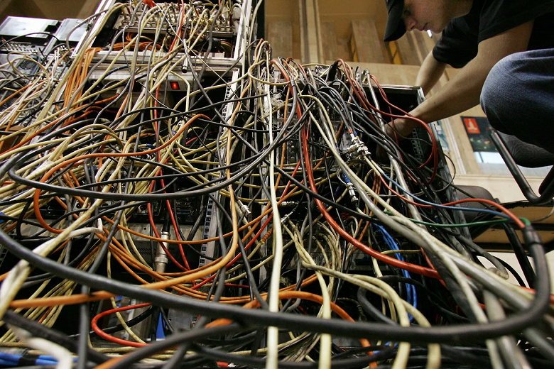 Операторы могут потерять доступ к многоквартирным домам в Москве. Их заставляют перезаключать договоры с &laquo;ненужными услугами&raquo;