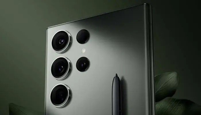 Не раскрывает всей сути и слишком похоже на &laquo;айфон&raquo;. CEO Samsung против применения бренда AI Phone к смартфонам Galaxy S24