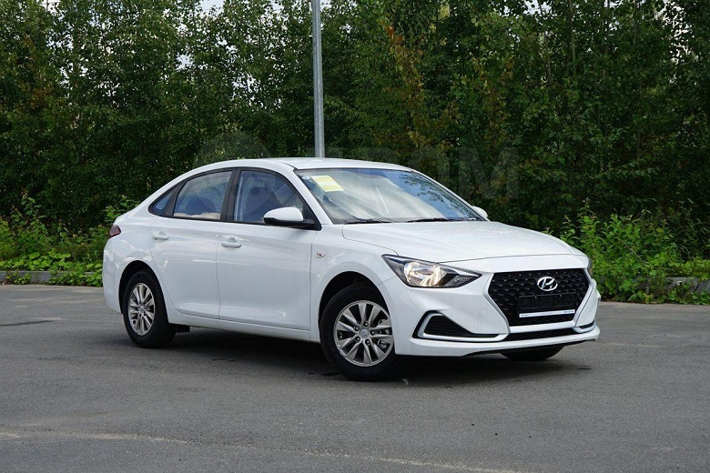 Тот же Solaris, только длиннее. В продаже в России появился седан Hyundai Celesta с атмосферным мотором и «автоматом», цена – от 2,15 млн рублей - 1 Тот же Solaris, только длиннее. В продаже в России появился седан Hyundai Celesta с атмосферным мотором и «автоматом», цена – от 2,15 млн рублей