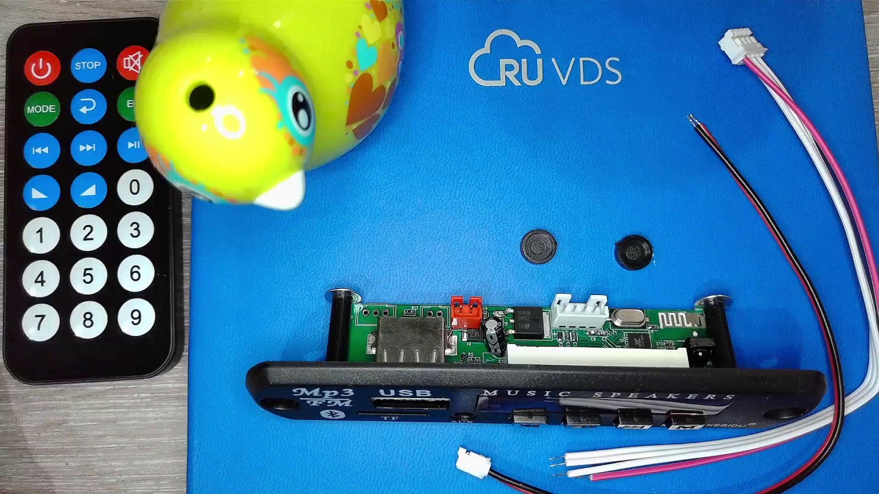Поделка в стиле 2000-х — блютус-колонка с пультом, MP3, ЧМ-радио и эффектами - 7 Поделка в стиле 2000-х — блютус-колонка с пультом, MP3, ЧМ-радио и эффектами - 7