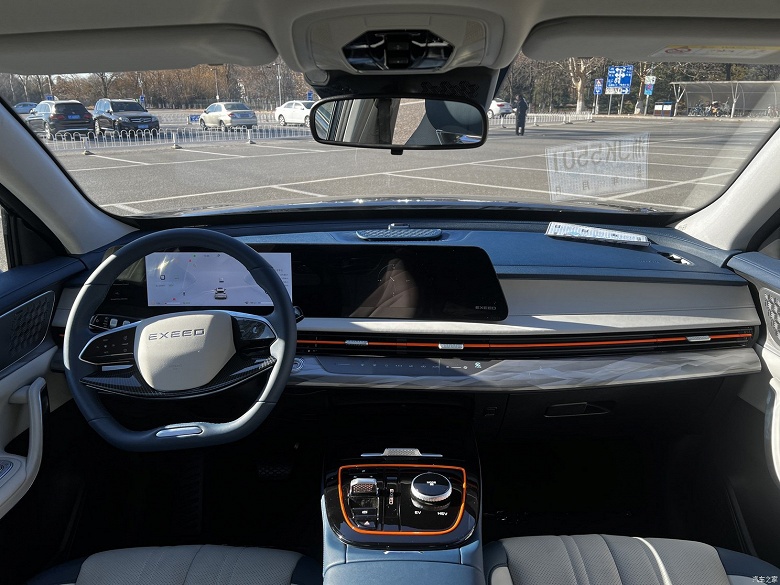 У Exeed LX &ndash; самого популярного кроссовера марки в России &ndash; появилась новая экономичная версия: 326 л.с., полный привод и более 1000 км на баке бензина