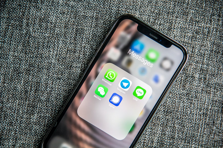 В WhatsApp обнаружили поддержку «сторонних чатов» — скоро заработает возможность общения с пользователями Telegram, Signal и даже Viber