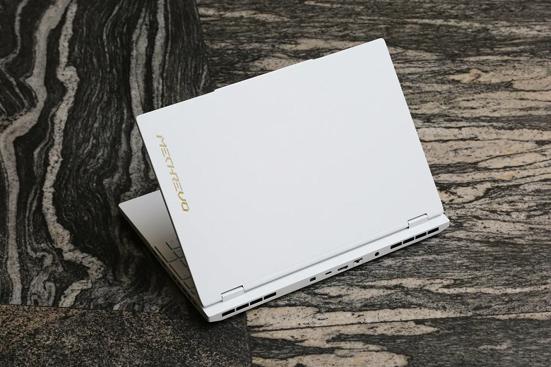 AMD R7 8845H, Nvidia RTX 4060 Laptop, 240 Гц, 80 Вт&middot;ч. Представлен ноутбук Mechanical Revolution Wing Loong 15 Pro