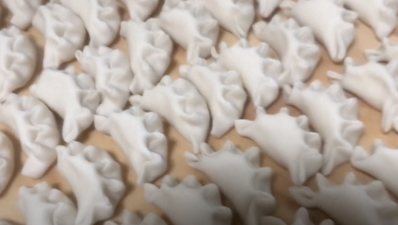 Вареники хорошо берут только в пост. Продаем, дай Бог, тонну в месяц, когда пельменей доходили до тонны в день.