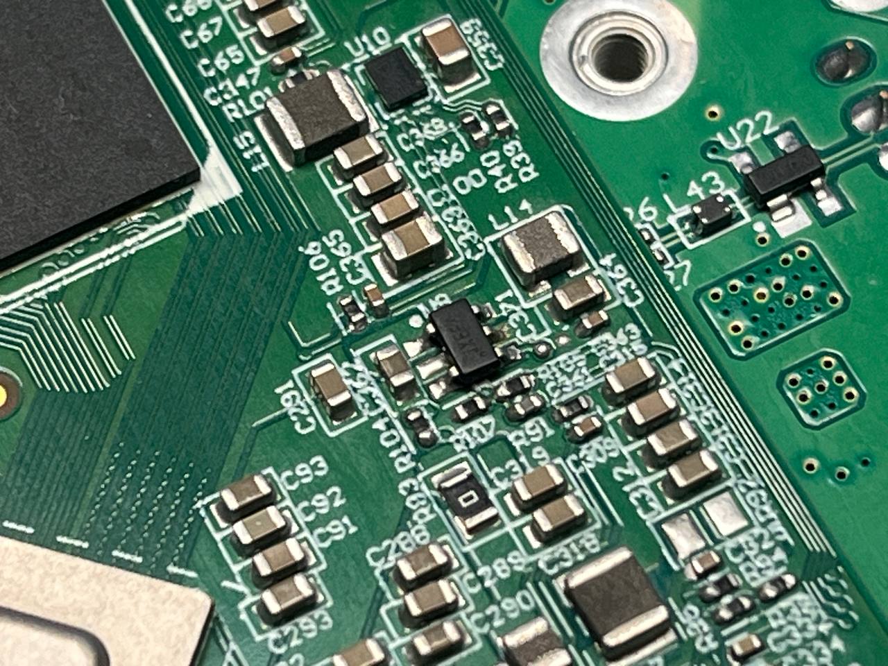 Рис.2.2. Перевернутый DC/DC SY8089AAC на плате