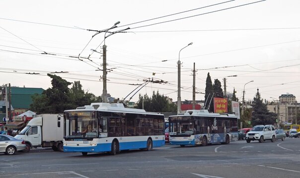 «Богданы» Т70110 и Т70115. Алушта, 2016 г. В то время они считались лучшими постсоветскими троллейбусами