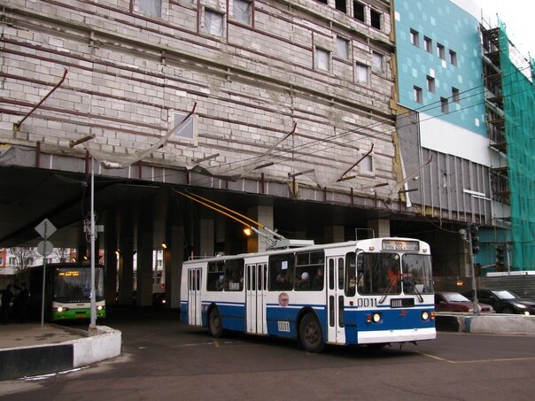 И ещё одна междугородная система. Благодаря маршрутам 202 и 203 «Химкиэлектротранса» нормальный троллейбус всё-таки остался в Москве — у метро «Планёрная»