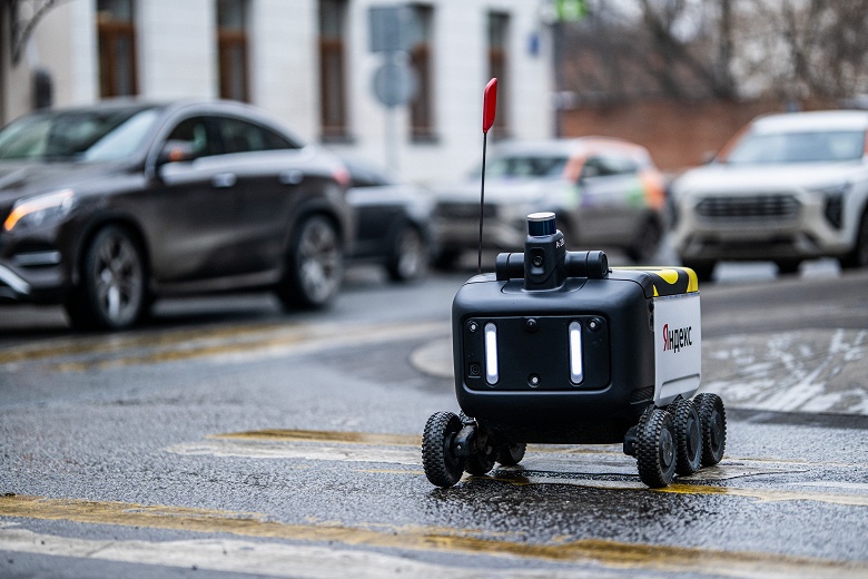 В «Яндекс Еде» начали доставлять заказы из «Бургер Кинга» с помощью роботов