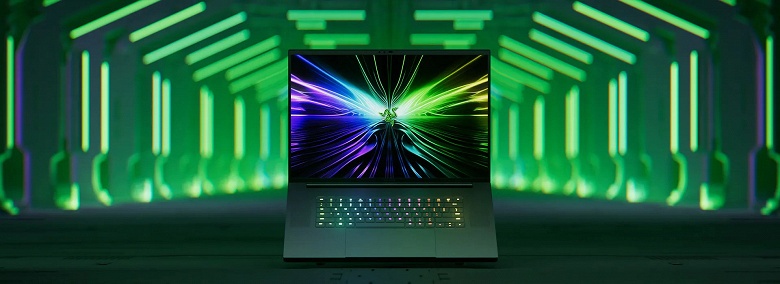 Первый в мире ноутбук с Thunderbolt 5, а ещё тут RTX 4090 Laptop и 300-герцевый экран. Razer Blade 18 радует параметрами, но стоит много