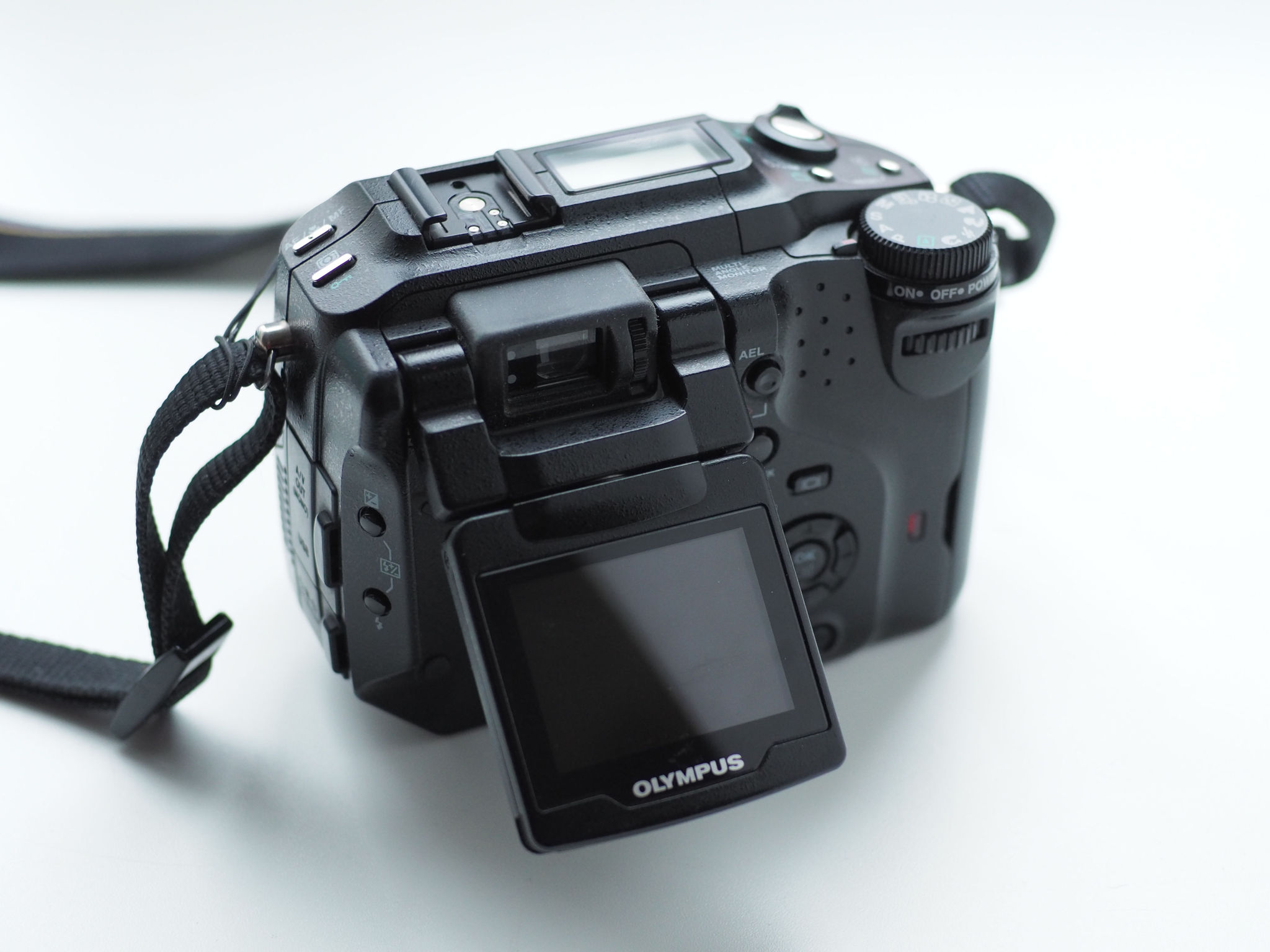 C-5060 — цифровая фотокамера, способная удивить и сегодня - 2
