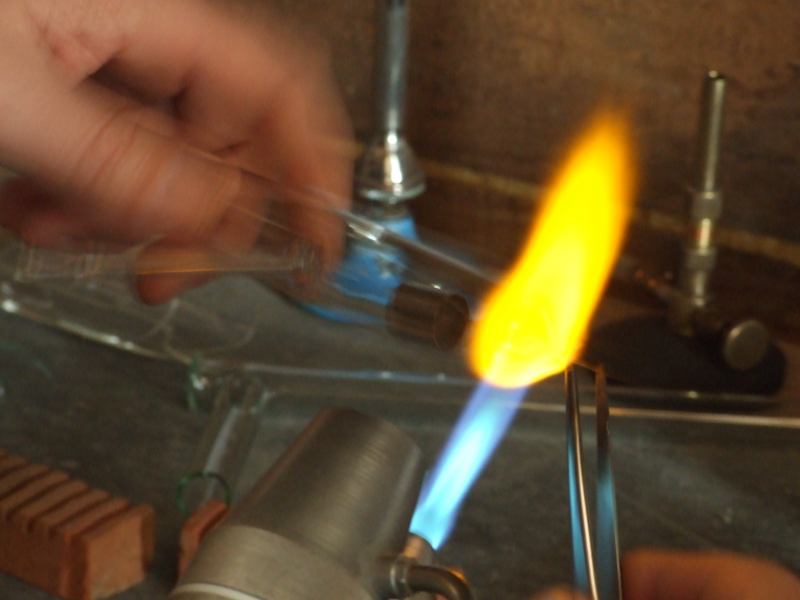 Трубка Гейслера — вакуумный насос. Распыление геттера разрядом - 26 Трубка Гейслера — вакуумный насос. Распыление геттера разрядом - 26