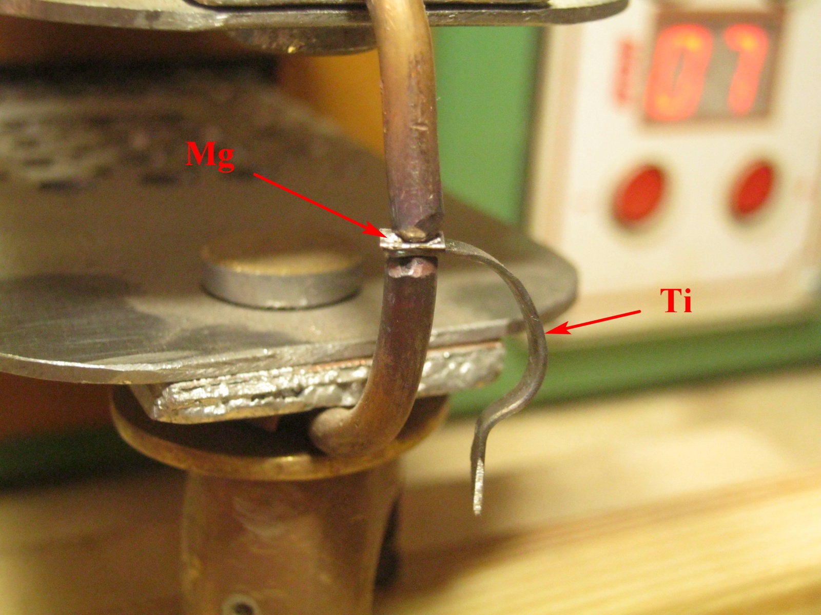 Трубка Гейслера — вакуумный насос. Распыление геттера разрядом - 3 Трубка Гейслера — вакуумный насос. Распыление геттера разрядом - 3