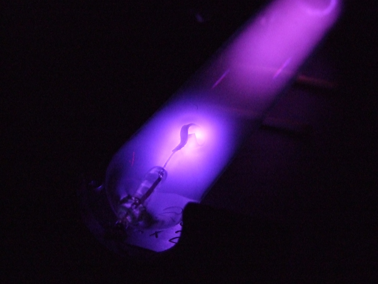 Трубка Гейслера — вакуумный насос. Распыление геттера разрядом - 37 Трубка Гейслера — вакуумный насос. Распыление геттера разрядом - 37