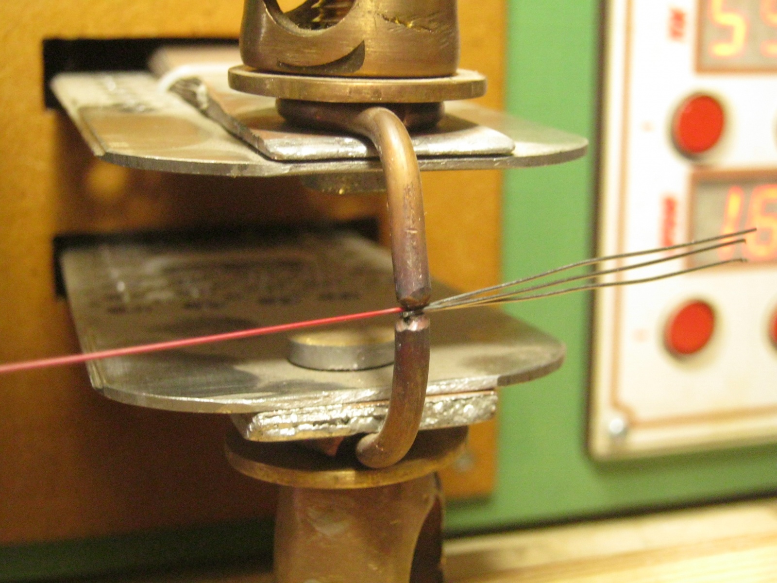 Трубка Гейслера — вакуумный насос. Распыление геттера разрядом - 7 Трубка Гейслера — вакуумный насос. Распыление геттера разрядом - 7