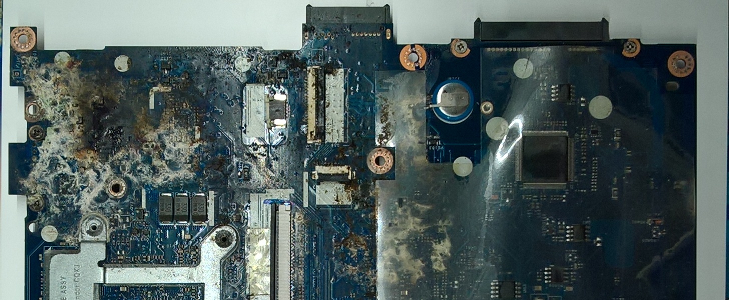 Почему залитый ноутбук сложно ремонтировать. Стоит ли овчинка выделки? - 5 Почему залитый ноутбук сложно ремонтировать. Стоит ли овчинка выделки? - 5