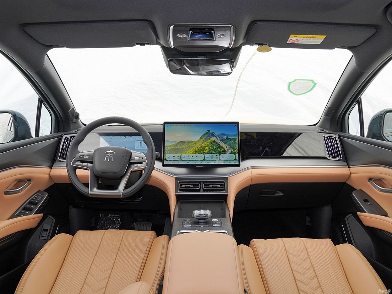 &laquo;Династия&raquo; BYD пополнилась &laquo;пожирателем километров&raquo;. Новейший кроссовер BYD Song L DM-i 2025 проезжает 1500 км на баке бензина со средним расходом 3,9 л/100 км