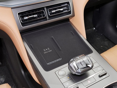 &laquo;Династия&raquo; BYD пополнилась &laquo;пожирателем километров&raquo;. Новейший кроссовер BYD Song L DM-i 2025 проезжает 1500 км на баке бензина со средним расходом 3,9 л/100 км