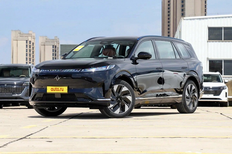 C дизайном Li Auto L9, просторным салоном и запасом хода 1300 км на баке бензина — за 5 млн рублей. В России появился вседорожник Dongfeng Yipai 008 - 1 C дизайном Li Auto L9, просторным салоном и запасом хода 1300 км на баке бензина — за 5 млн рублей. В России появился вседорожник Dongfeng Yipai 008