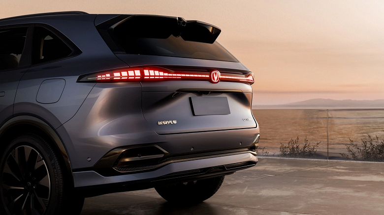 Экраны как у Mercedes-Benz и другой дизайн. В России ещё не вышла старая модель, а в Китае выпустили новое поколение Changan CS75 Plus - 4 Экраны как у Mercedes-Benz и другой дизайн. В России ещё не вышла старая модель, а в Китае выпустили новое поколение Changan CS75 Plus