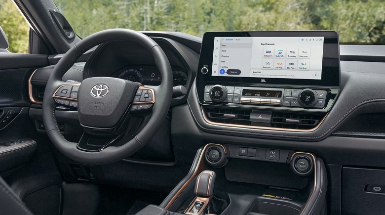 Дилер привез в Россию Toyota Grand Highlander из США с 2,4-литровым турбомотором, &laquo;автоматом&raquo; и полным приводом