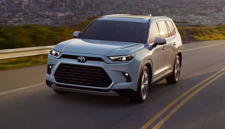 Дилер привез в Россию Toyota Grand Highlander из США с 2,4-литровым турбомотором, &laquo;автоматом&raquo; и полным приводом